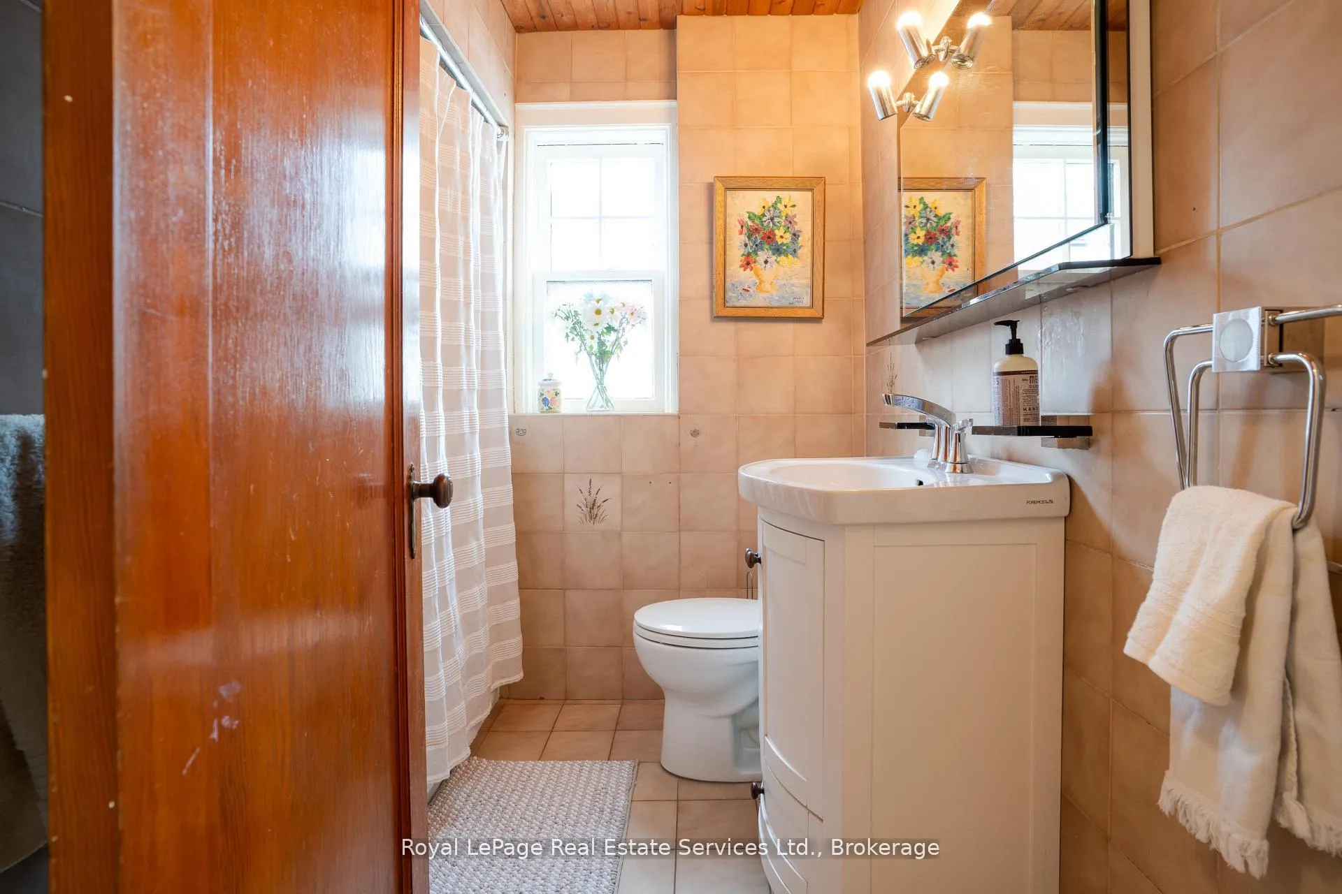 Photo 24 of 89 Edgemont Street S, Hamilton, Delta — HOMEH