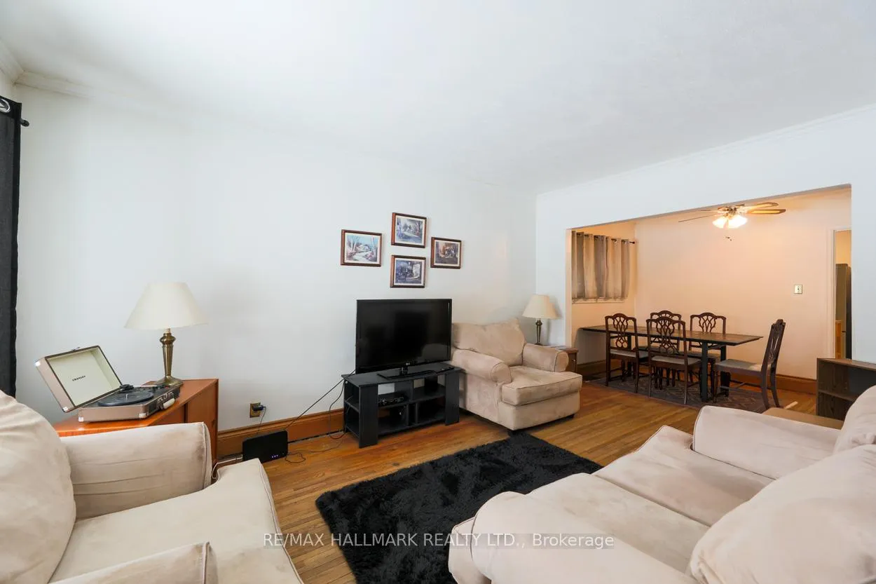 Photo 2 of 21 Phenix Drive, Scarborough, Birchcliffe-Cliffside — HOMEH