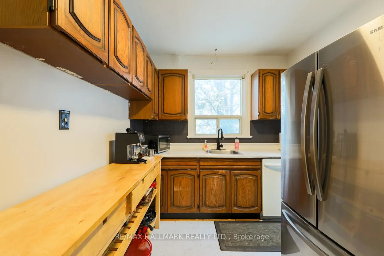 Photo 5 of 21 Phenix Drive, Scarborough, Birchcliffe-Cliffside — HOMEH