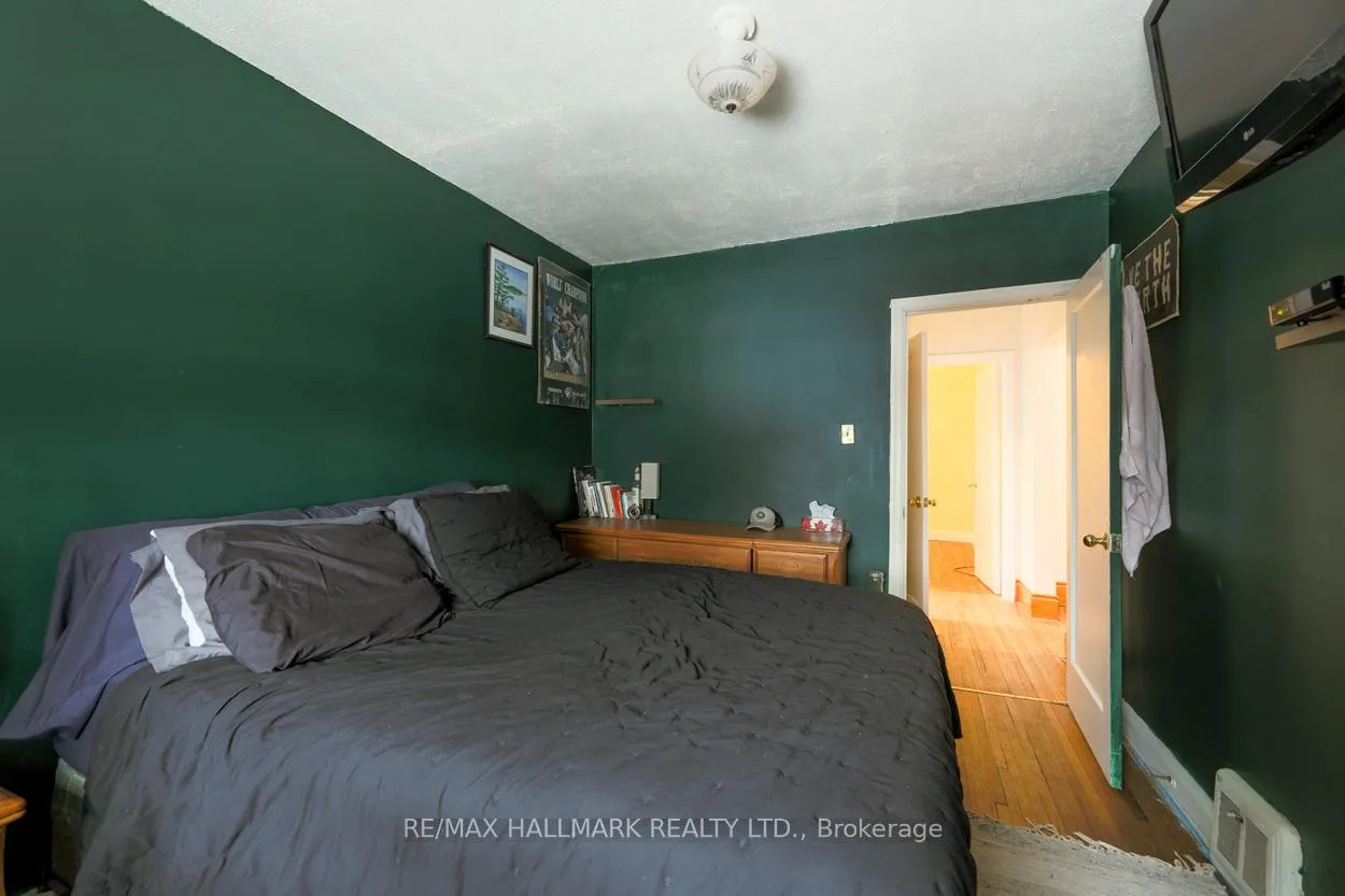 Photo 8 of 21 Phenix Drive, Scarborough, Birchcliffe-Cliffside — HOMEH