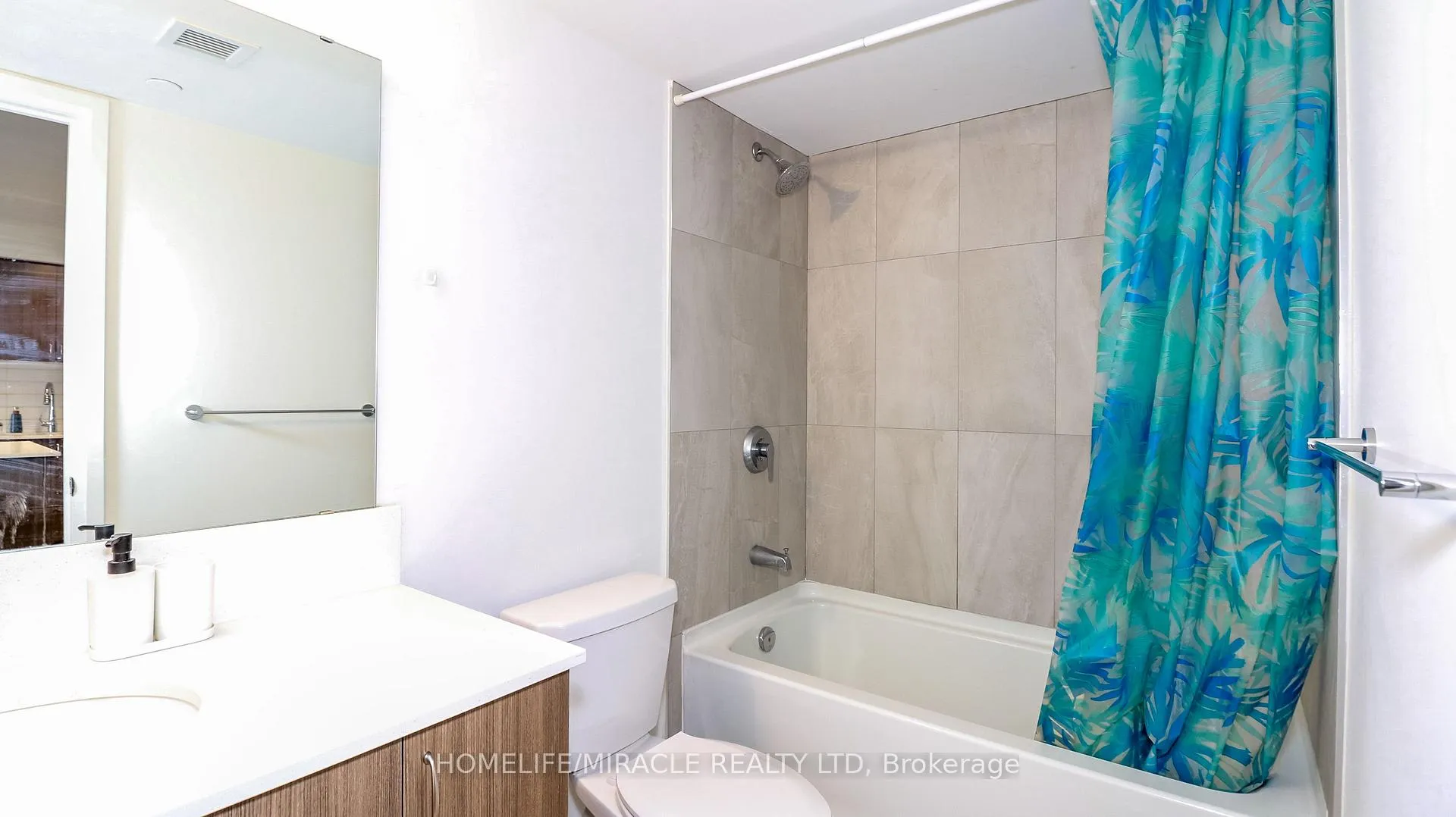 Photo 12 of Unit 501, 58 Lakeside Terrace, Barrie, Little Lake — HOMEH