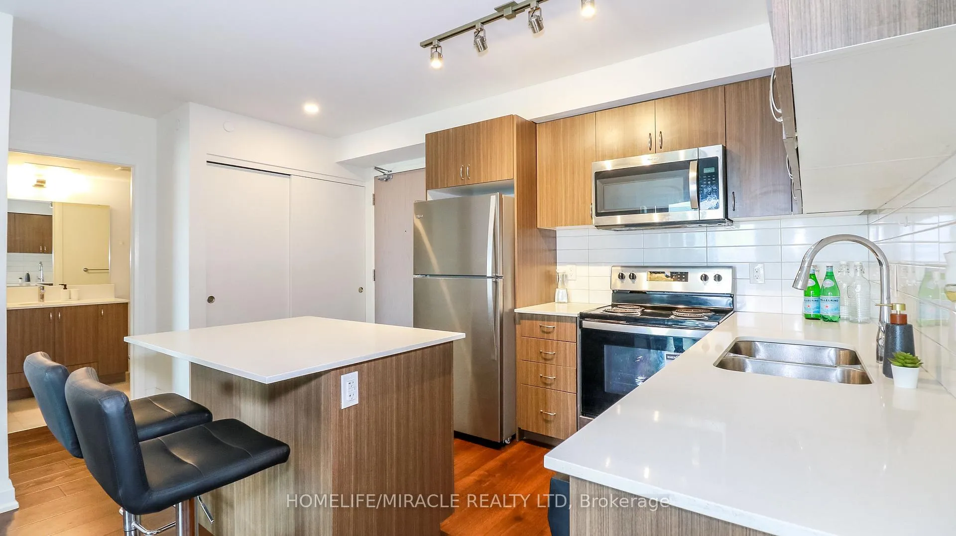 Photo 20 of Unit 501, 58 Lakeside Terrace, Barrie, Little Lake — HOMEH