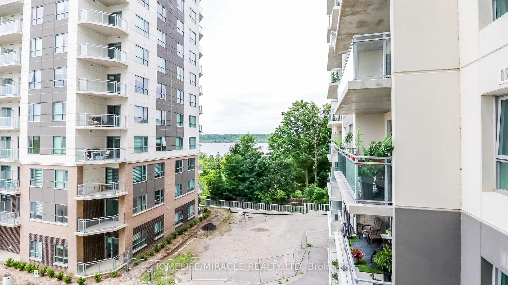 Photo 30 of Unit 501, 58 Lakeside Terrace, Barrie, Little Lake — HOMEH