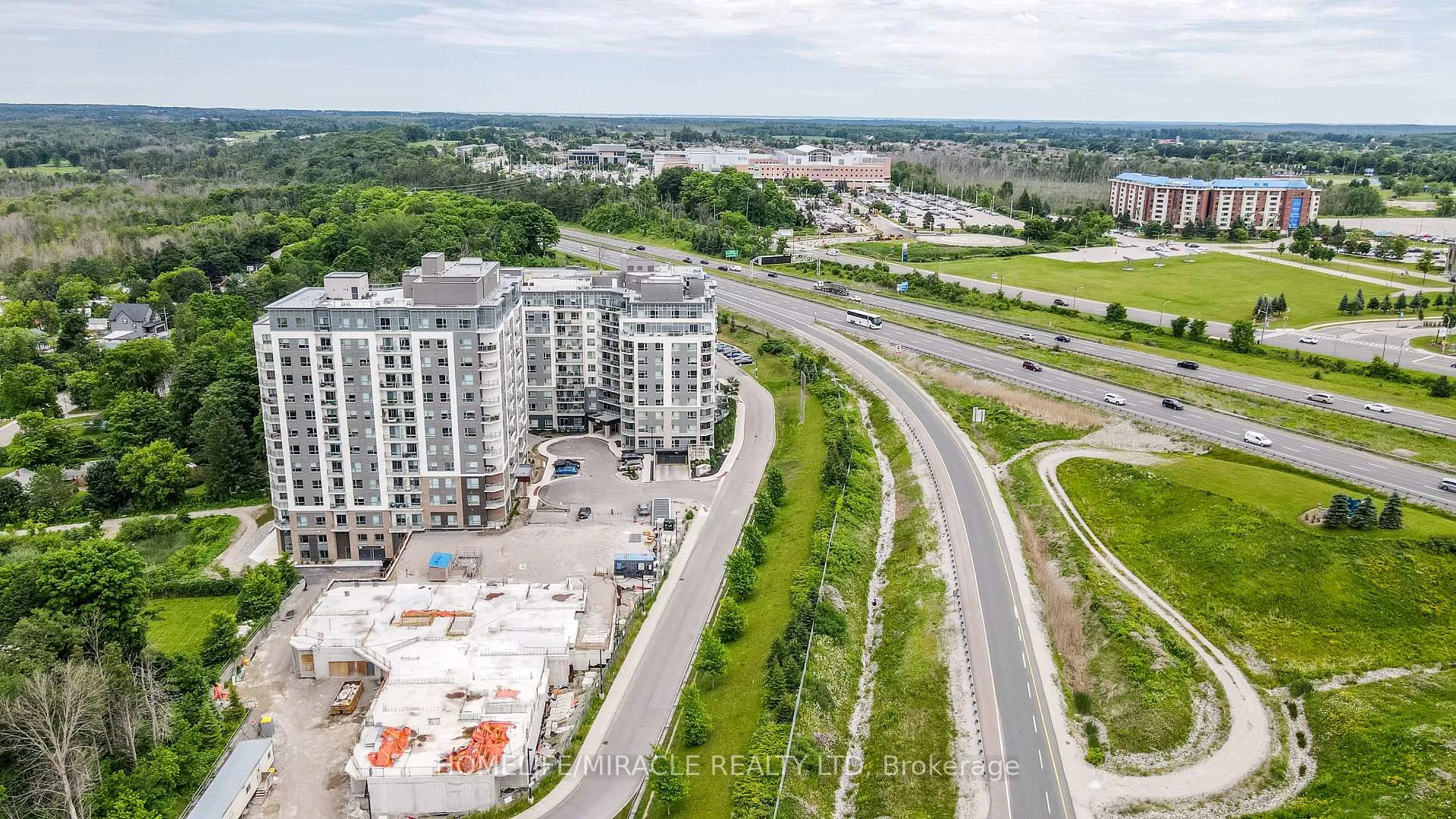 Photo 40 of Unit 501, 58 Lakeside Terrace, Barrie, Little Lake — HOMEH