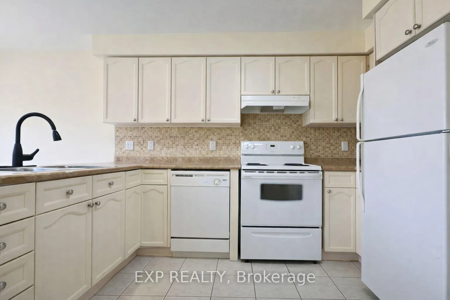 Photo 10 of 76 Templewood Dr, Kitchener — HOMEH