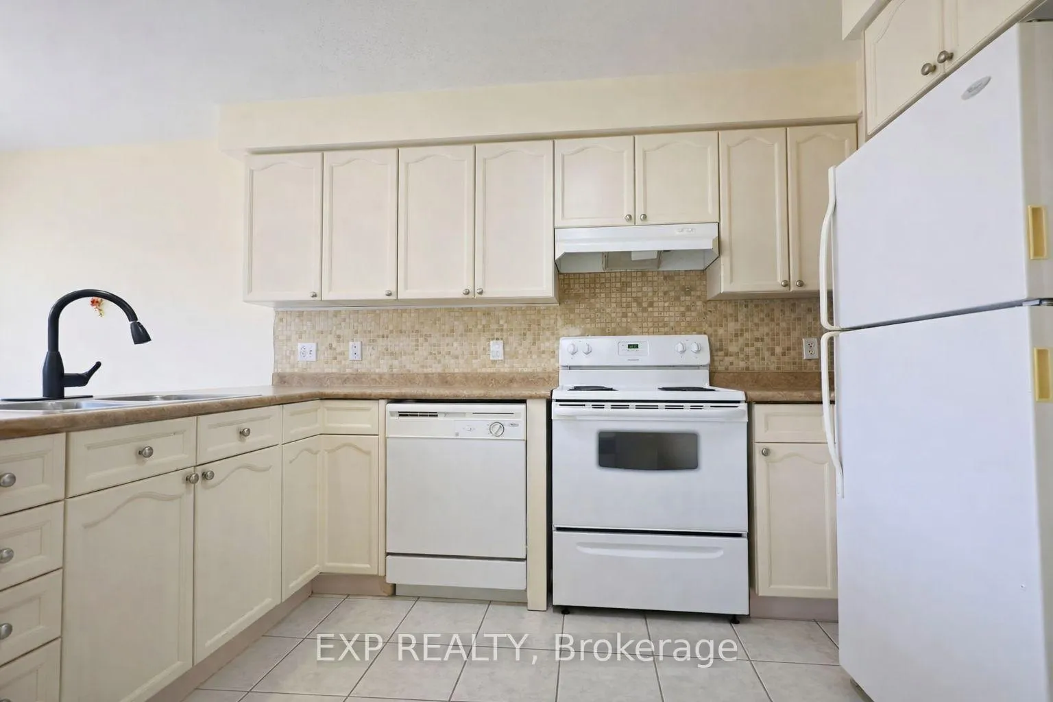 Photo 11 of 76 Templewood Dr, Kitchener — HOMEH