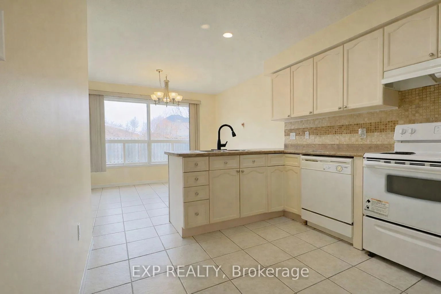 Photo 13 of 76 Templewood Dr, Kitchener — HOMEH