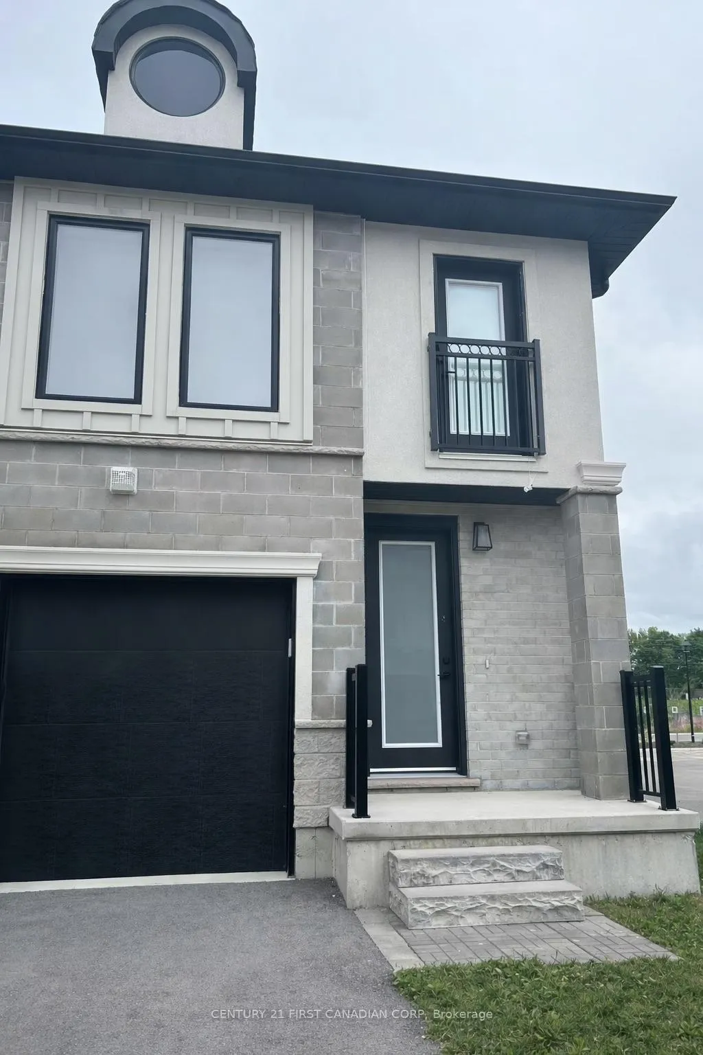 Front of Unit Unit #16, 1870 ALDERSBROOK Gate