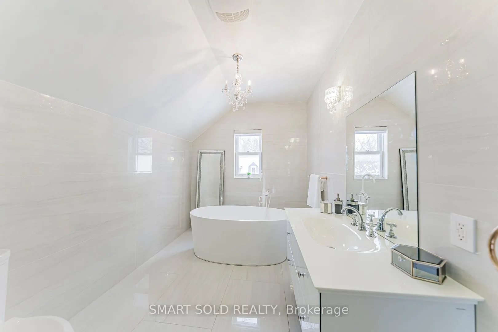 Photo 40 of 109 Main St, Markham, Unionville — HOMEH