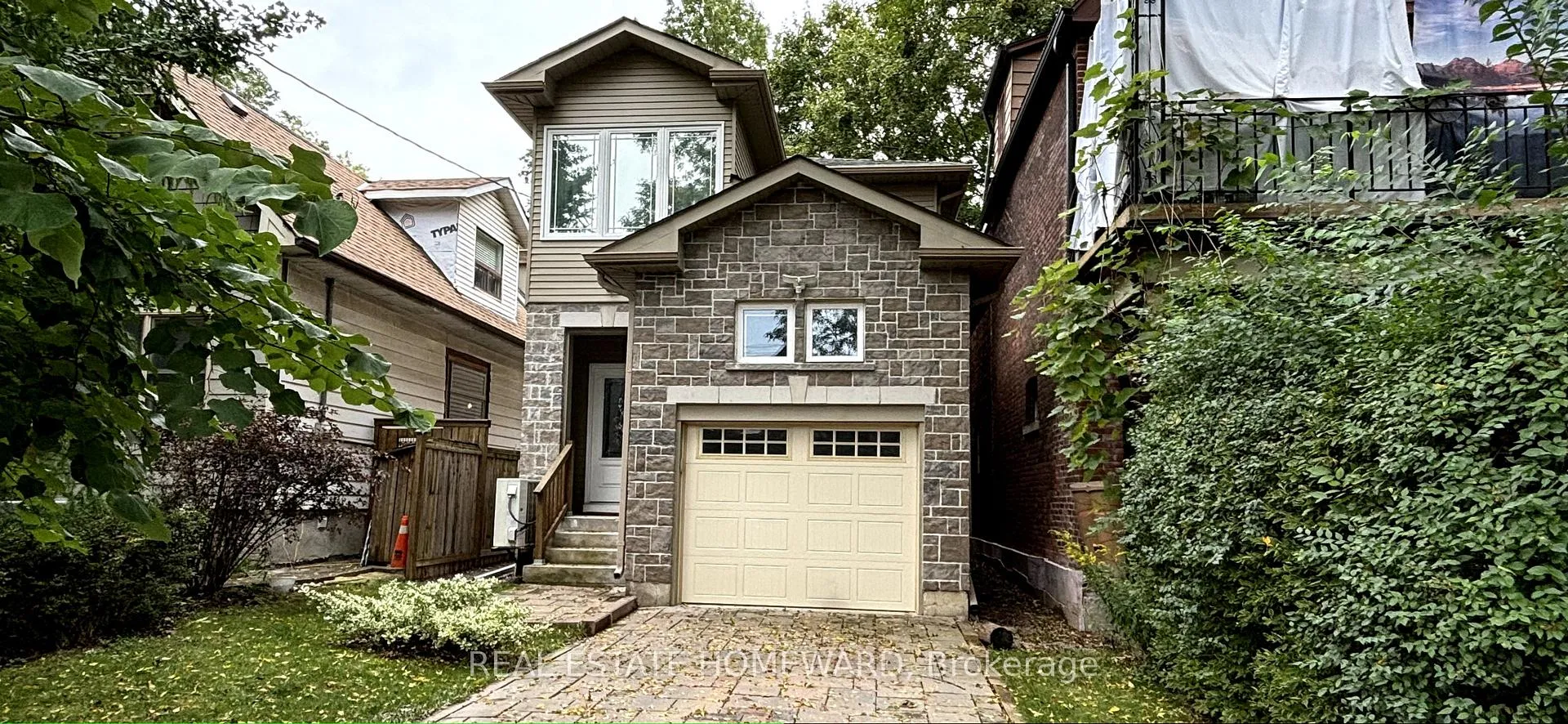 Front of 41 Hiawatha Road