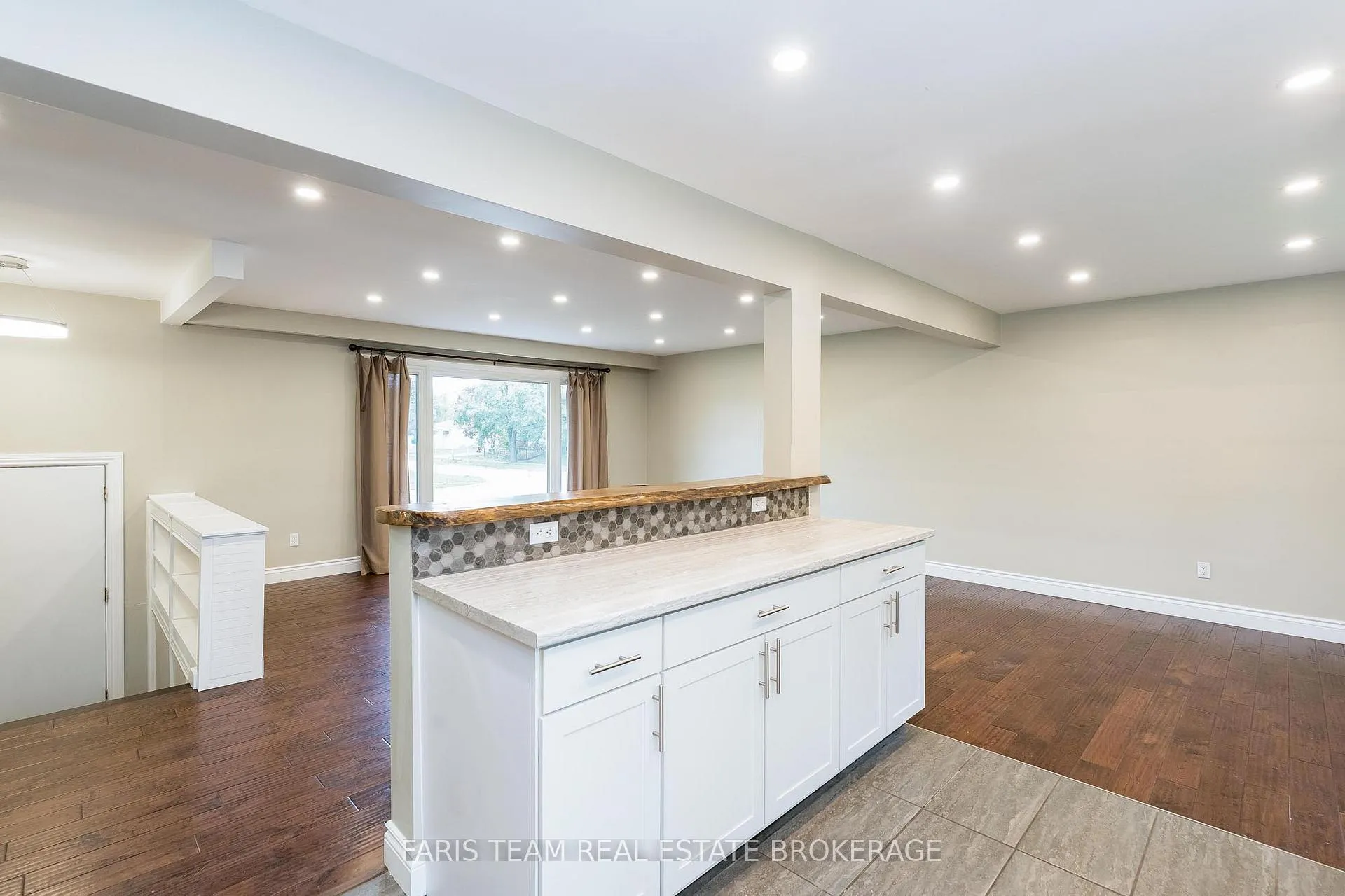 Photo 7 of 128 Rose St, Barrie, Wellington — HOMEH