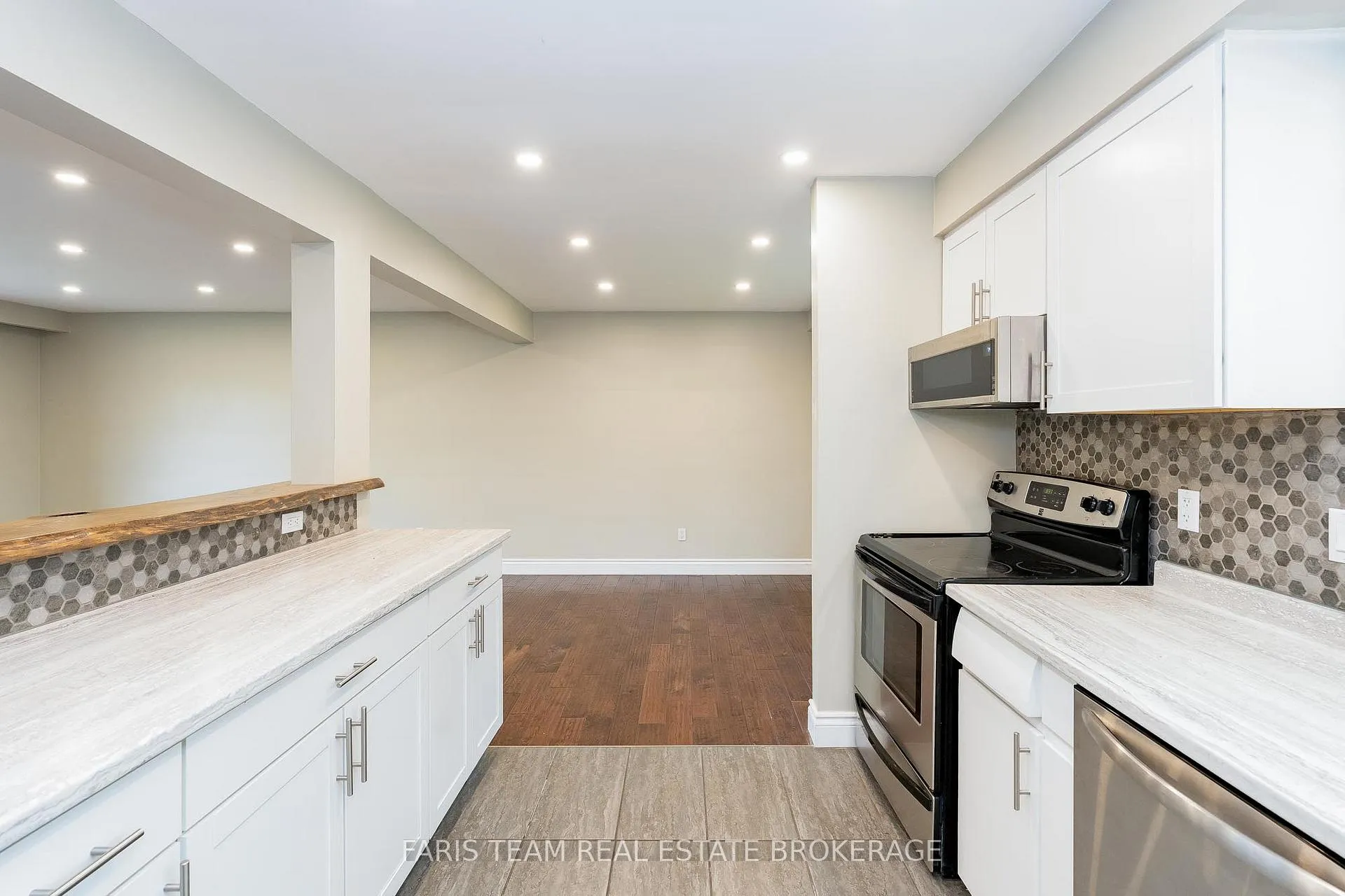 Photo 8 of 128 Rose St, Barrie, Wellington — HOMEH