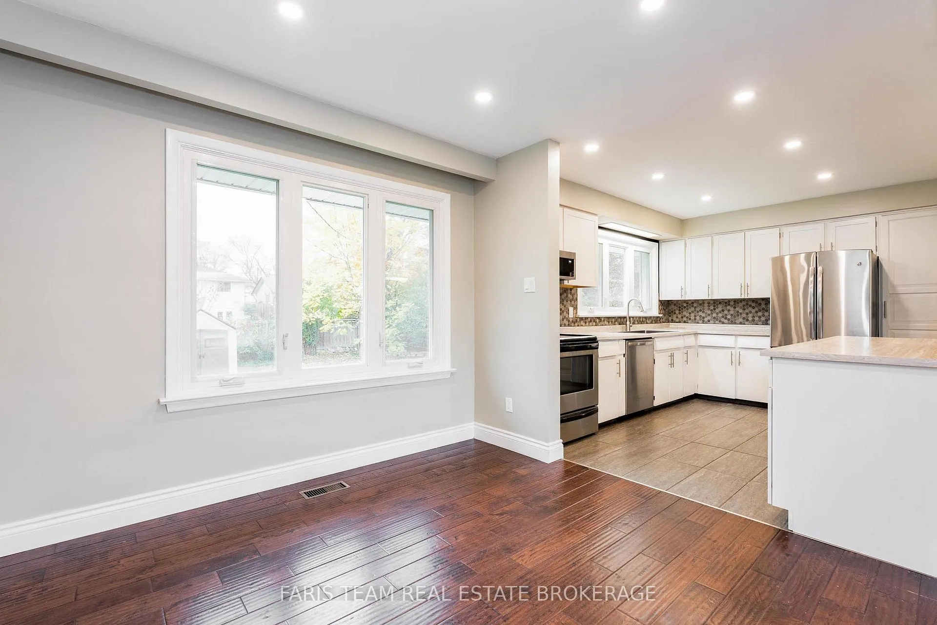 Photo 10 of 128 Rose St, Barrie, Wellington — HOMEH