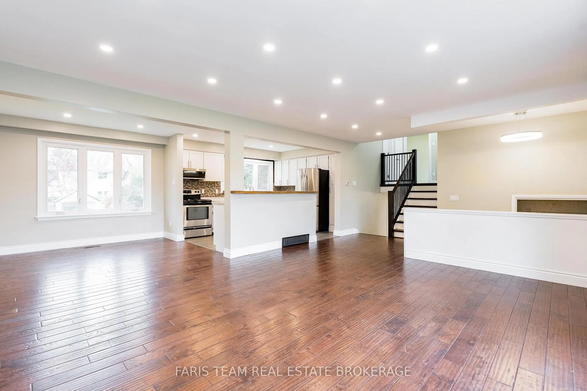 Photo 14 of 128 Rose St, Barrie, Wellington — HOMEH
