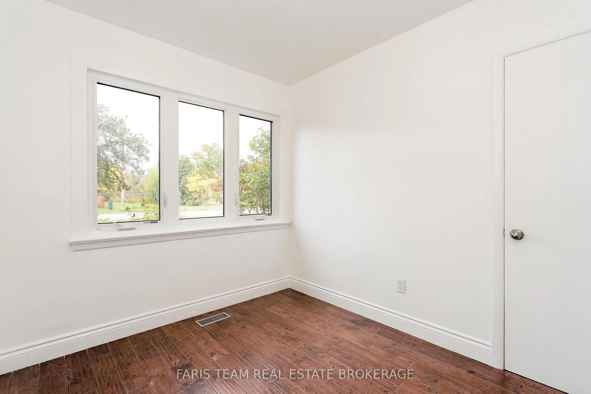 Photo 24 of 128 Rose St, Barrie, Wellington — HOMEH