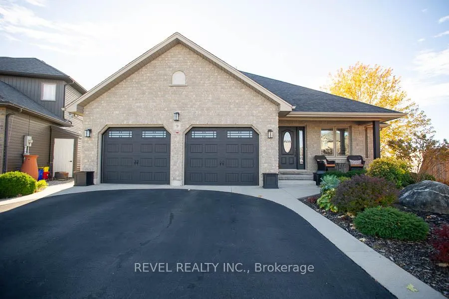 Front of 9 Davey Crt