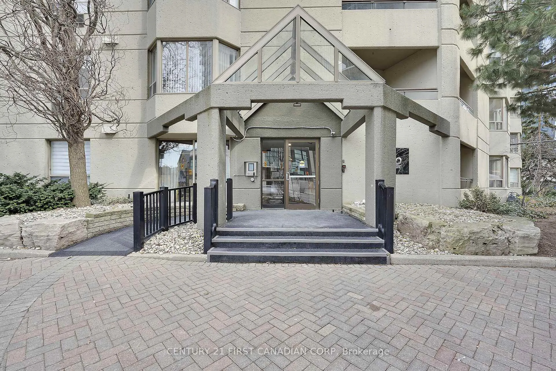 Photo 2 of Unit 402, 500 Talbot St, London, East F — HOMEH