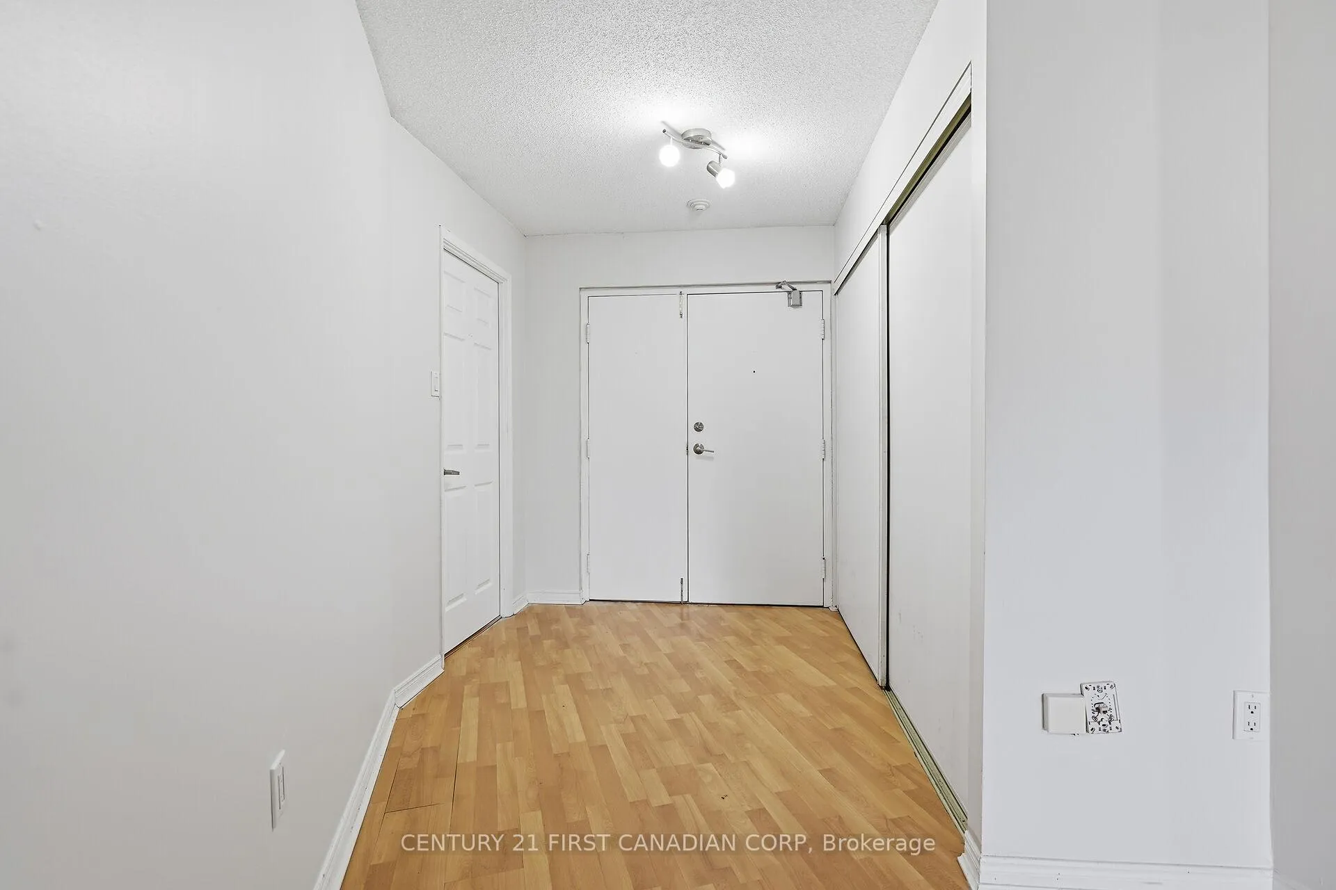 Photo 8 of Unit 402, 500 Talbot St, London, East F — HOMEH