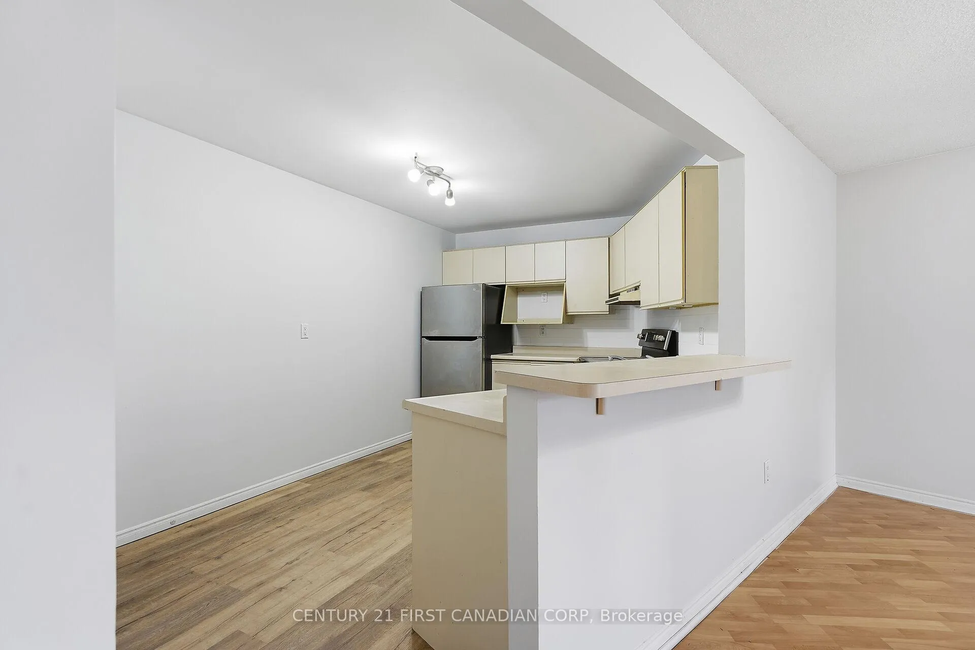Photo 16 of Unit 402, 500 Talbot St, London, East F — HOMEH