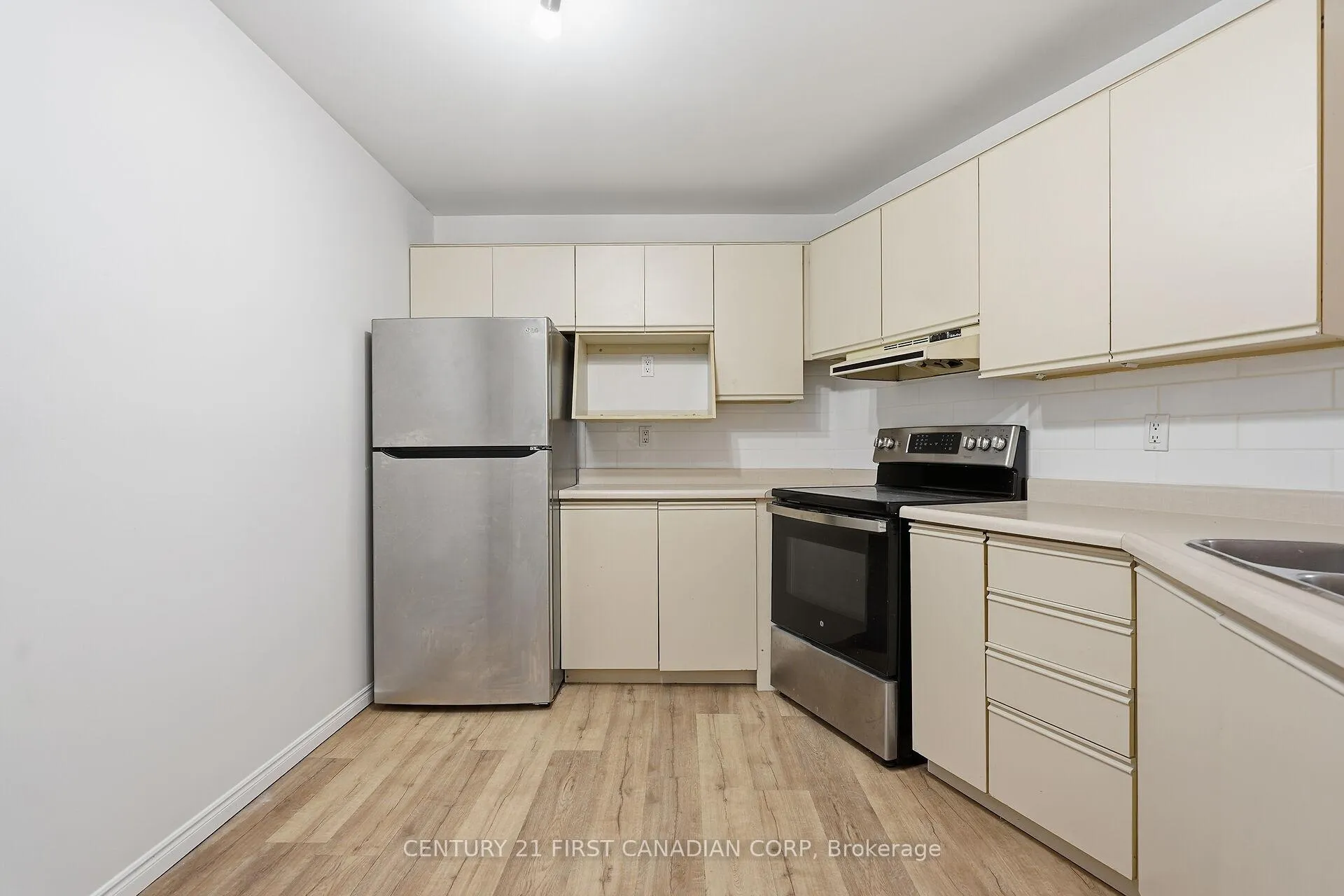 Photo 18 of Unit 402, 500 Talbot St, London, East F — HOMEH