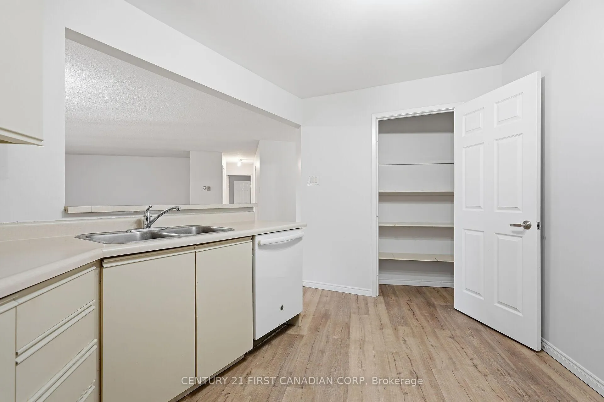 Photo 20 of Unit 402, 500 Talbot St, London, East F — HOMEH