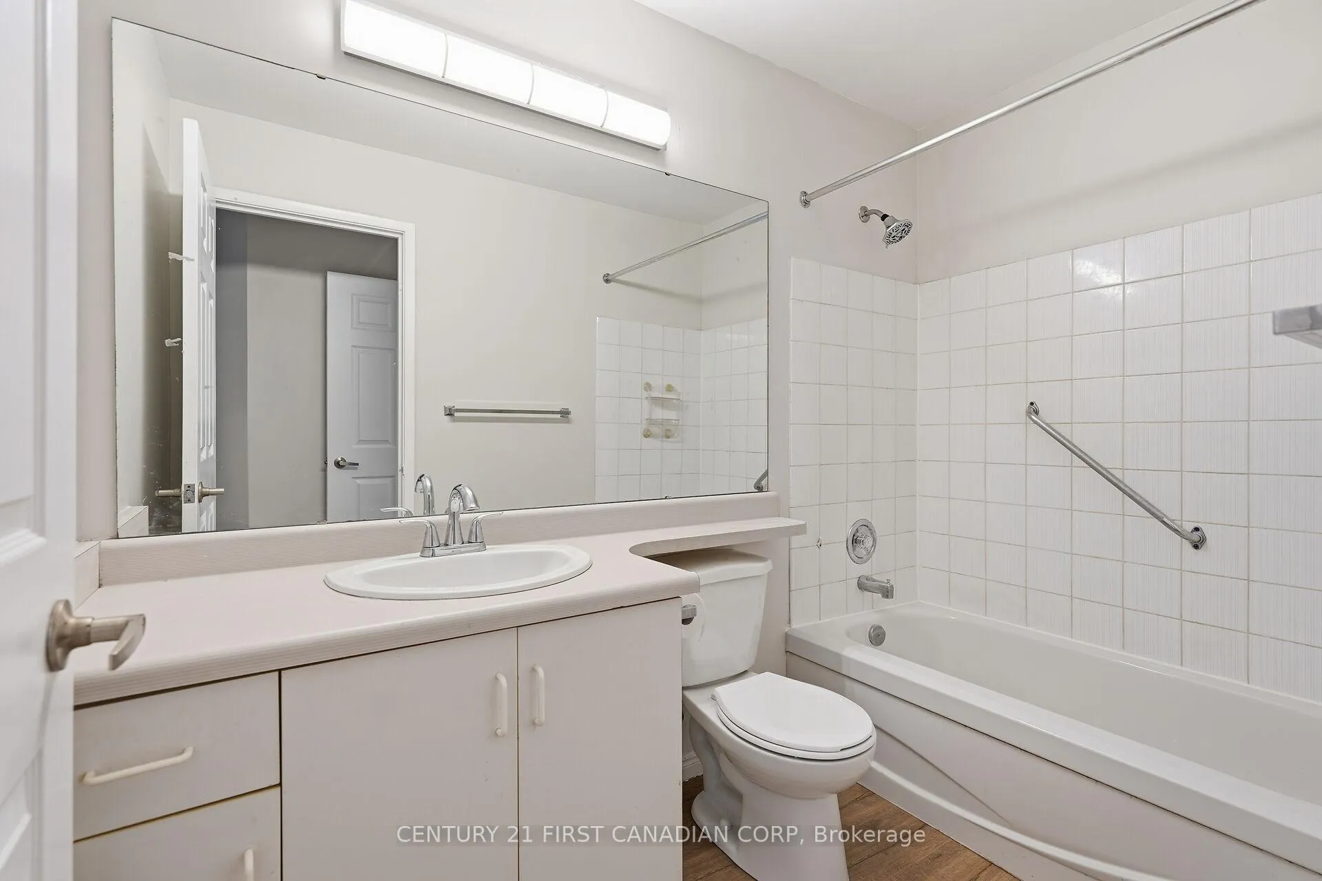 Photo 23 of Unit 402, 500 Talbot St, London, East F — HOMEH