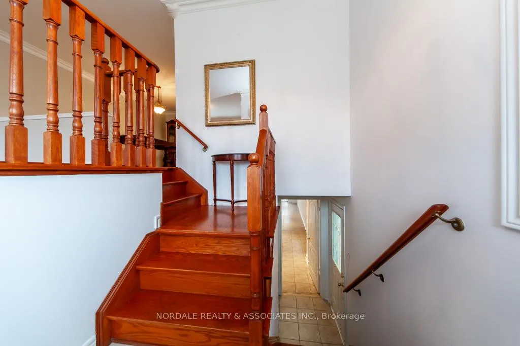 Photo 8 of 58 San Vito Dr, Vaughan, Sonoma Heights — HOMEH