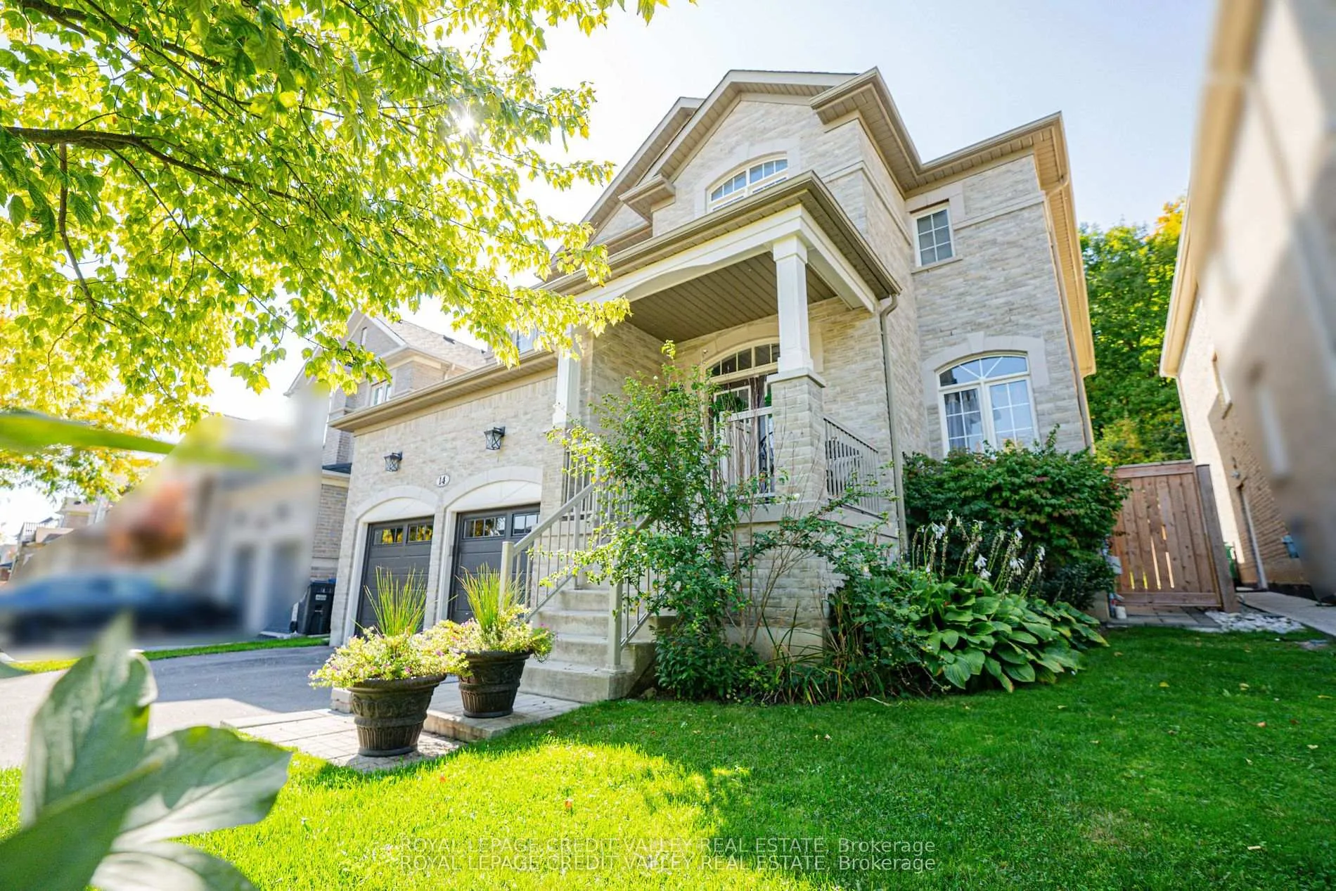 Photo 2 of 14 Larande Crt, Brampton, Bram West — HOMEH