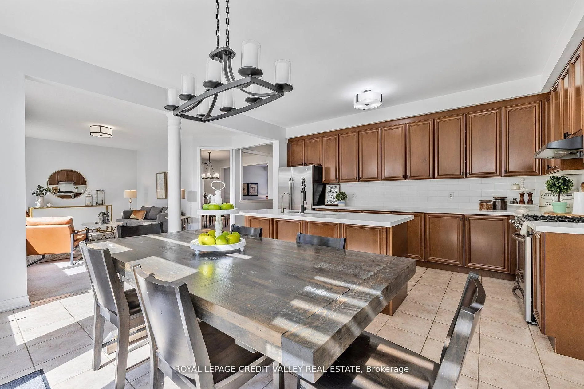 Photo 21 of 14 Larande Crt, Brampton, Bram West — HOMEH