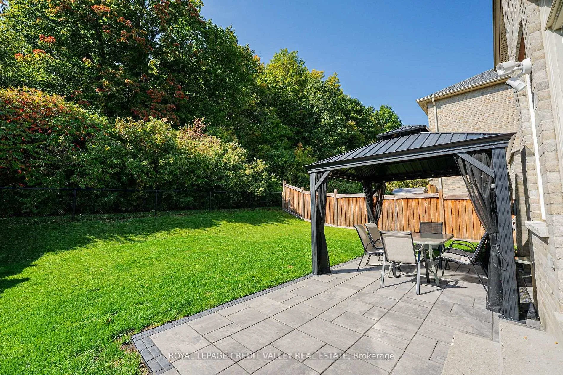 Photo 45 of 14 Larande Crt, Brampton, Bram West — HOMEH