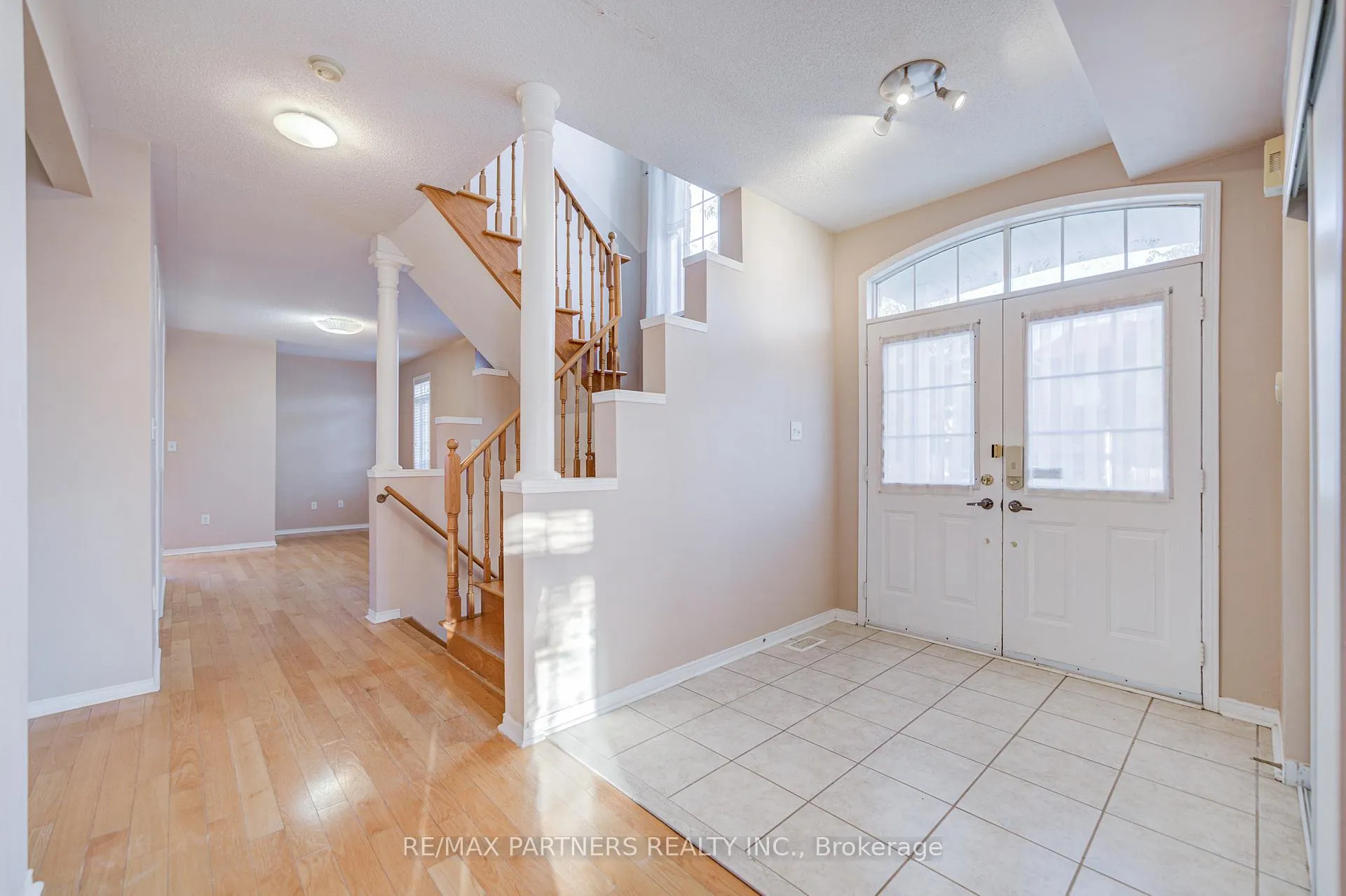 Photo 4 of 496 The Bridle Walk, Markham, Berczy — HOMEH