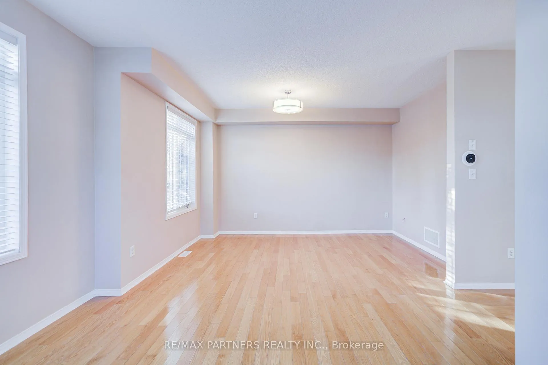 Photo 6 of 496 The Bridle Walk, Markham, Berczy — HOMEH
