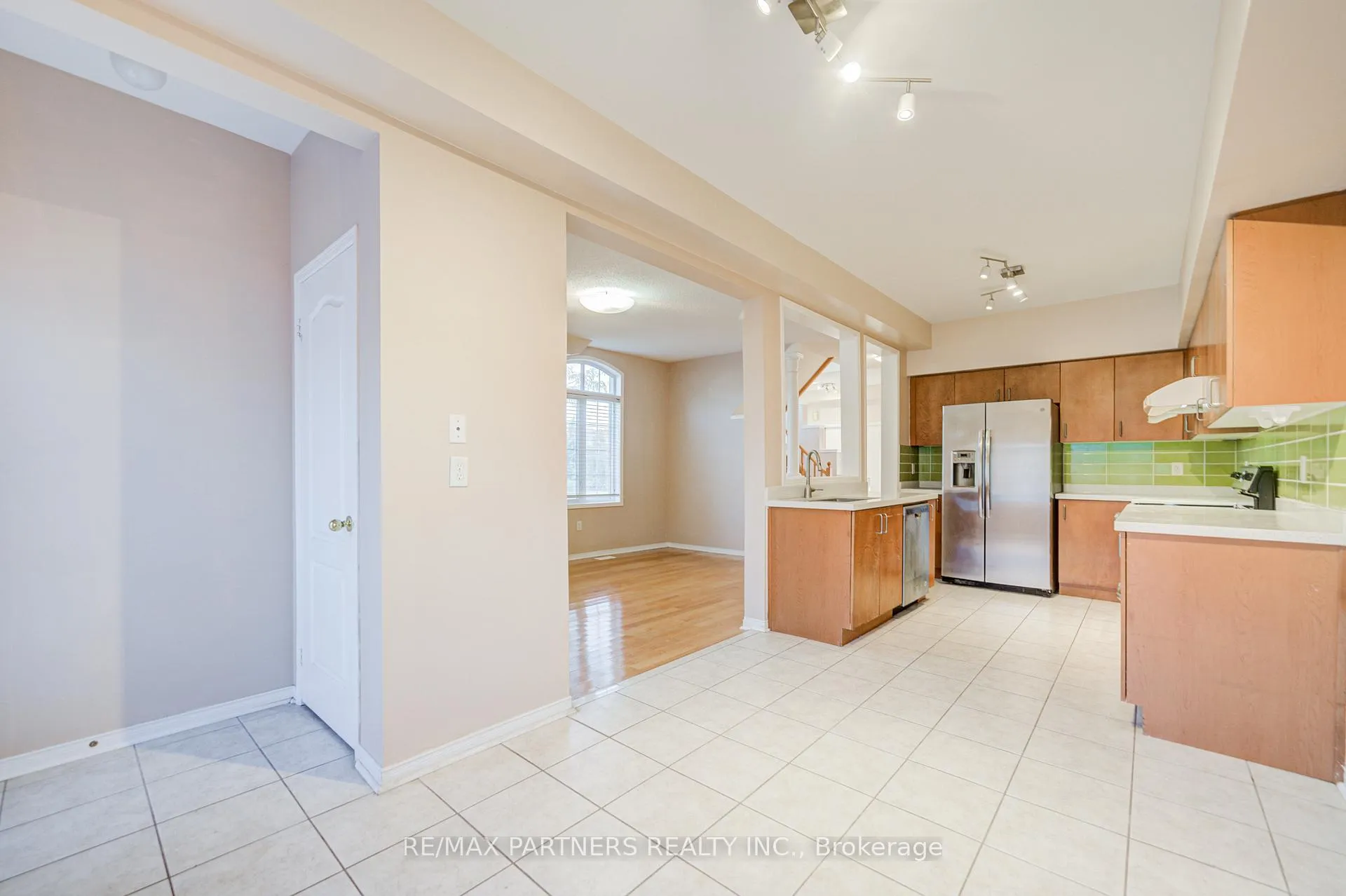 Photo 10 of 496 The Bridle Walk, Markham, Berczy — HOMEH