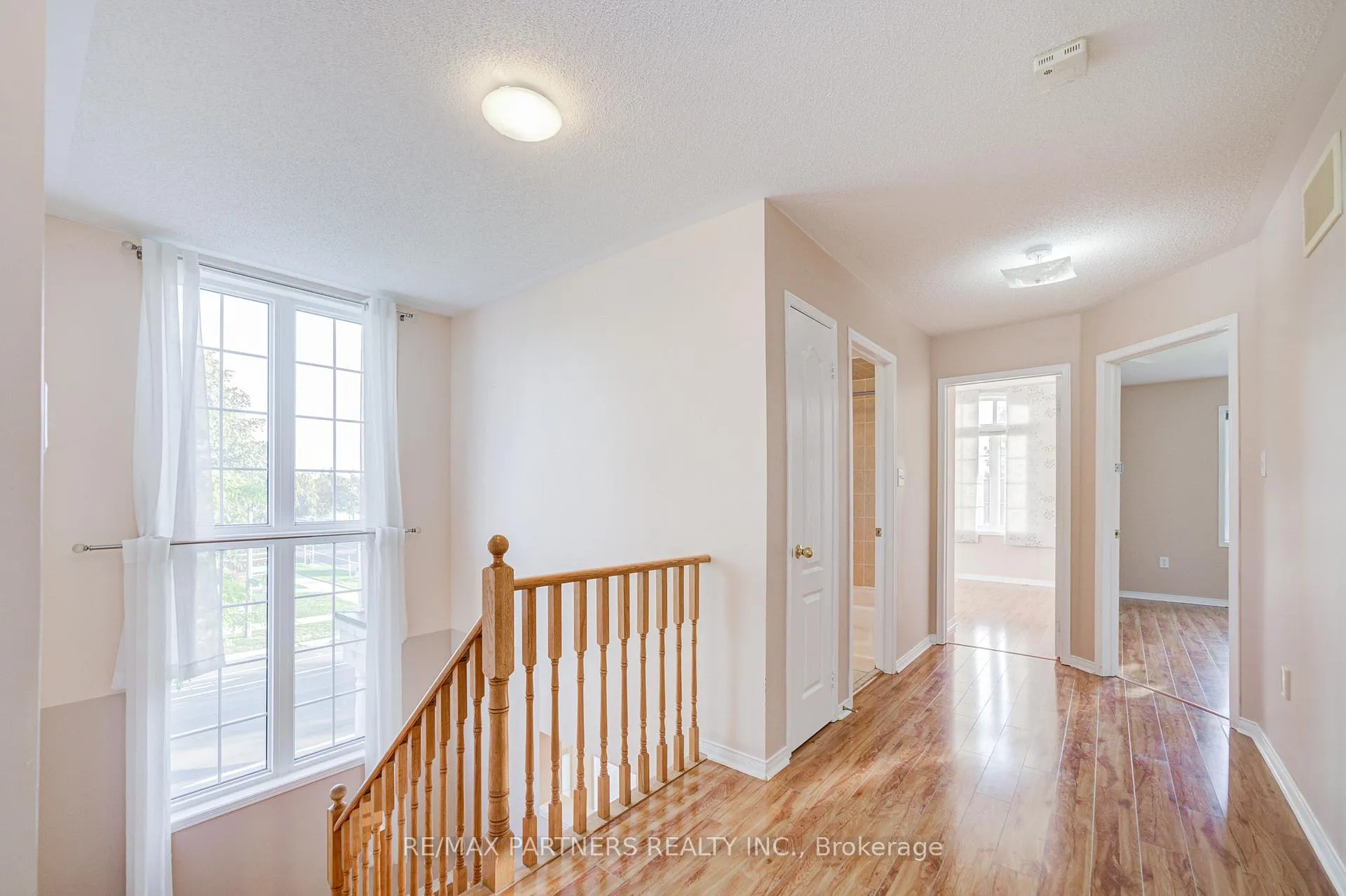 Photo 12 of 496 The Bridle Walk, Markham, Berczy — HOMEH