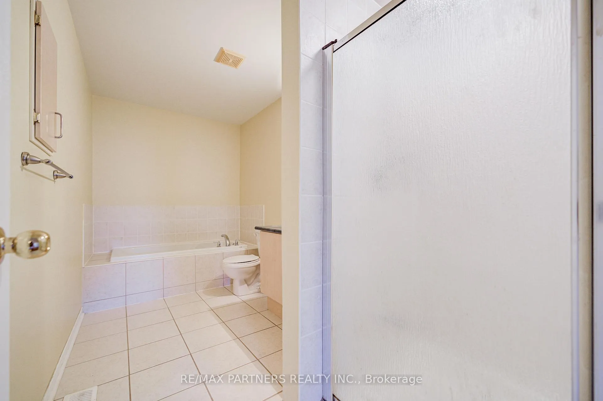 Photo 15 of 496 The Bridle Walk, Markham, Berczy — HOMEH