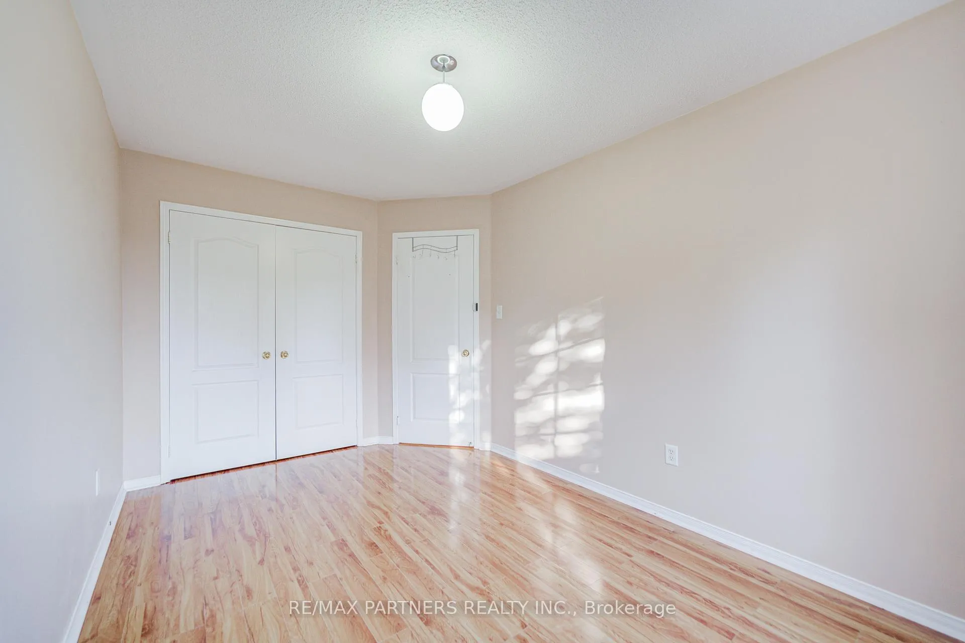 Photo 18 of 496 The Bridle Walk, Markham, Berczy — HOMEH