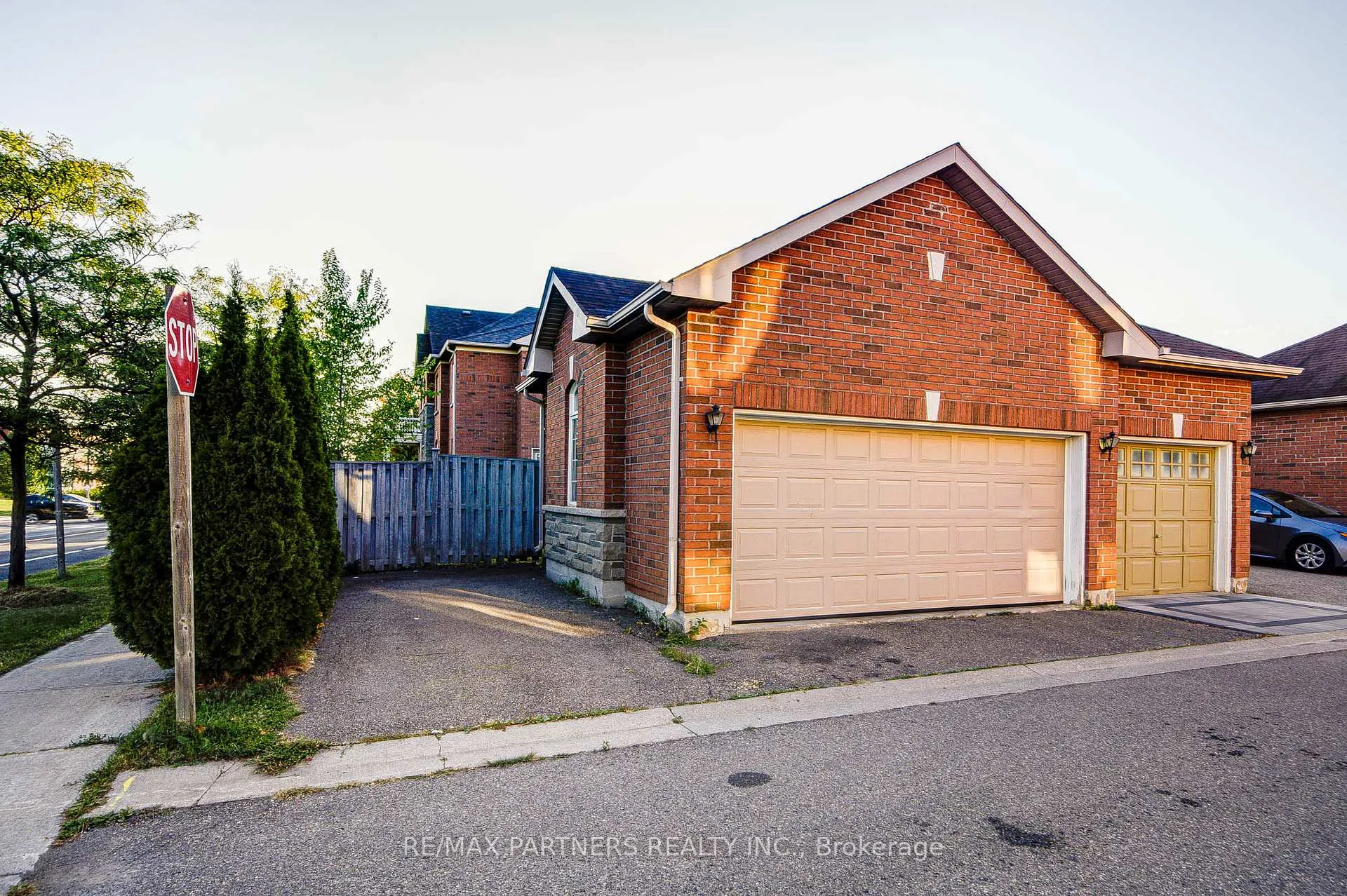 Photo 21 of 496 The Bridle Walk, Markham, Berczy — HOMEH