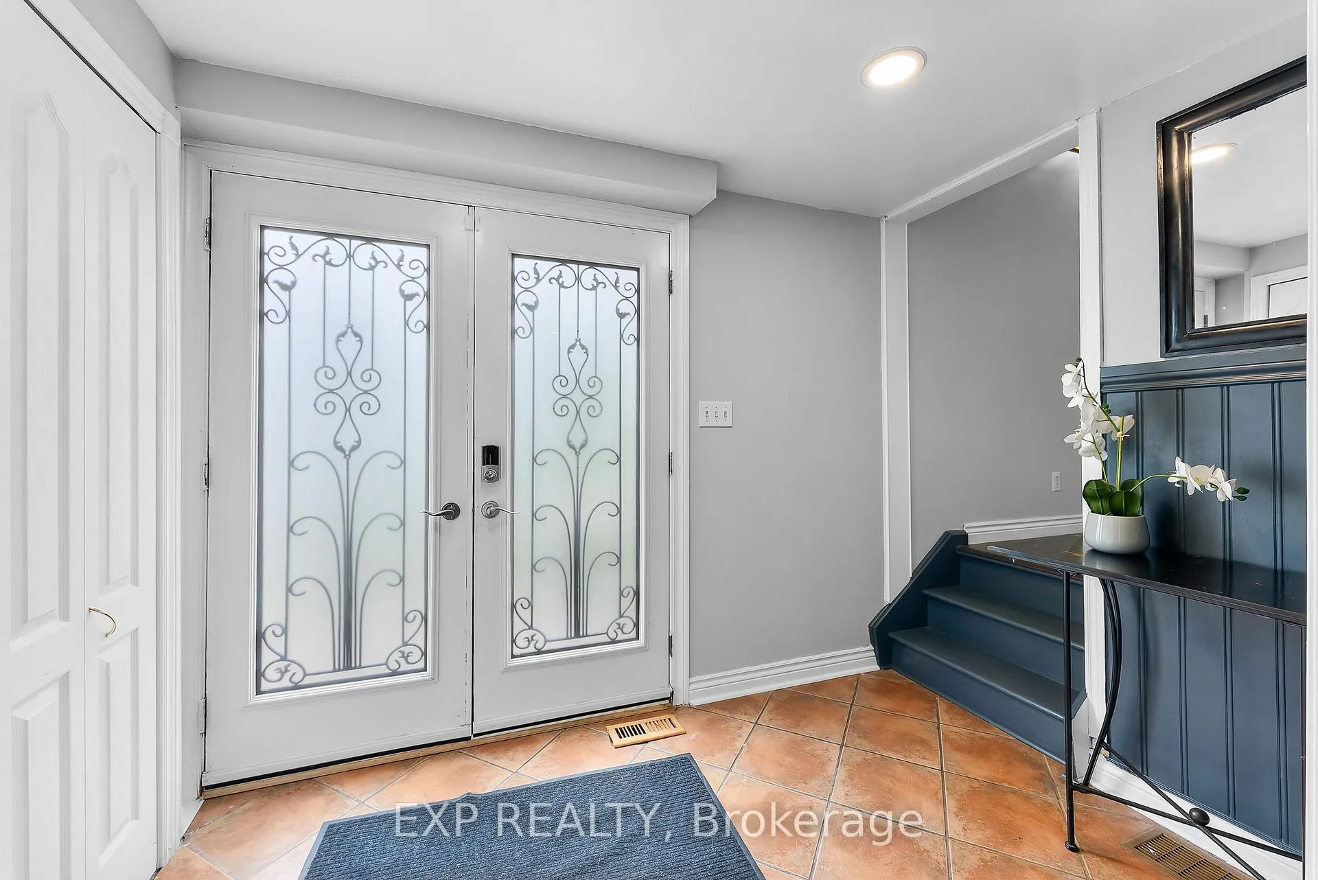 Photo 4 of 6937 Waterloo Dr, Niagara Falls, Casey — HOMEH