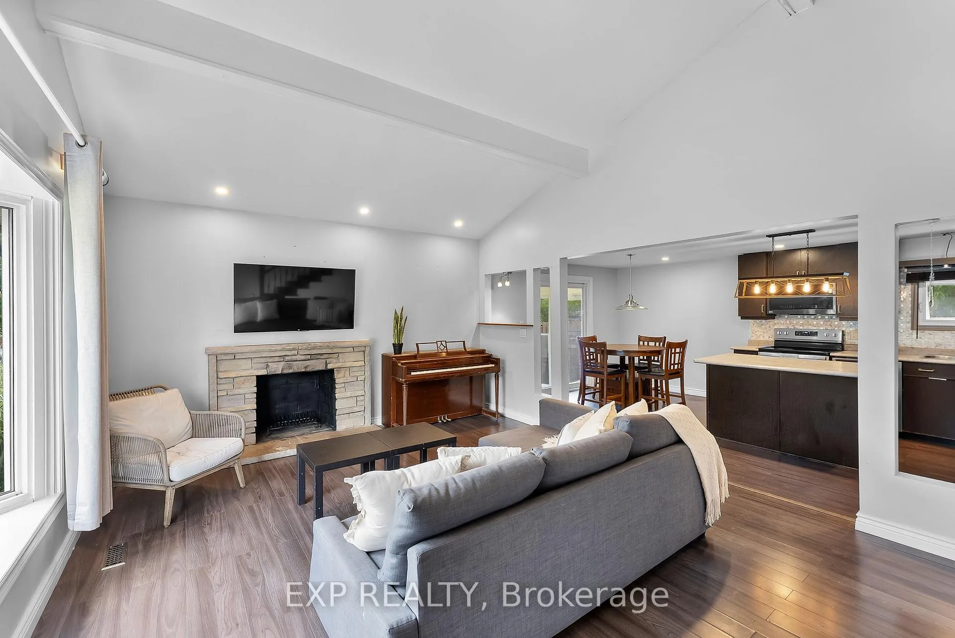 Photo 6 of 6937 Waterloo Dr, Niagara Falls, Casey — HOMEH