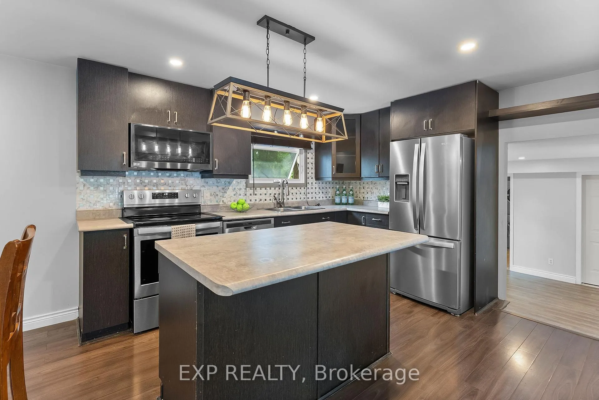 Photo 9 of 6937 Waterloo Dr, Niagara Falls, Casey — HOMEH