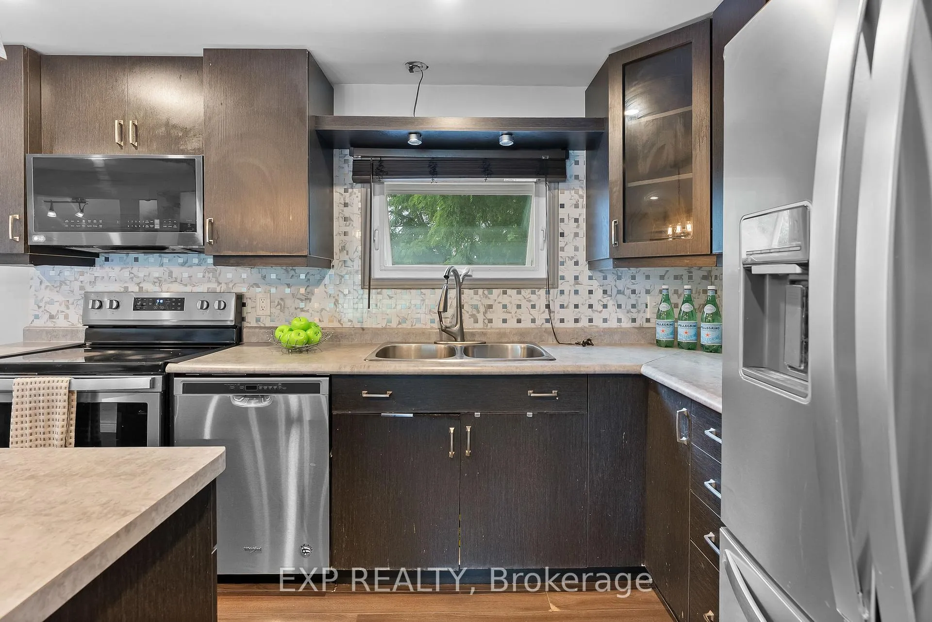 Photo 11 of 6937 Waterloo Dr, Niagara Falls, Casey — HOMEH