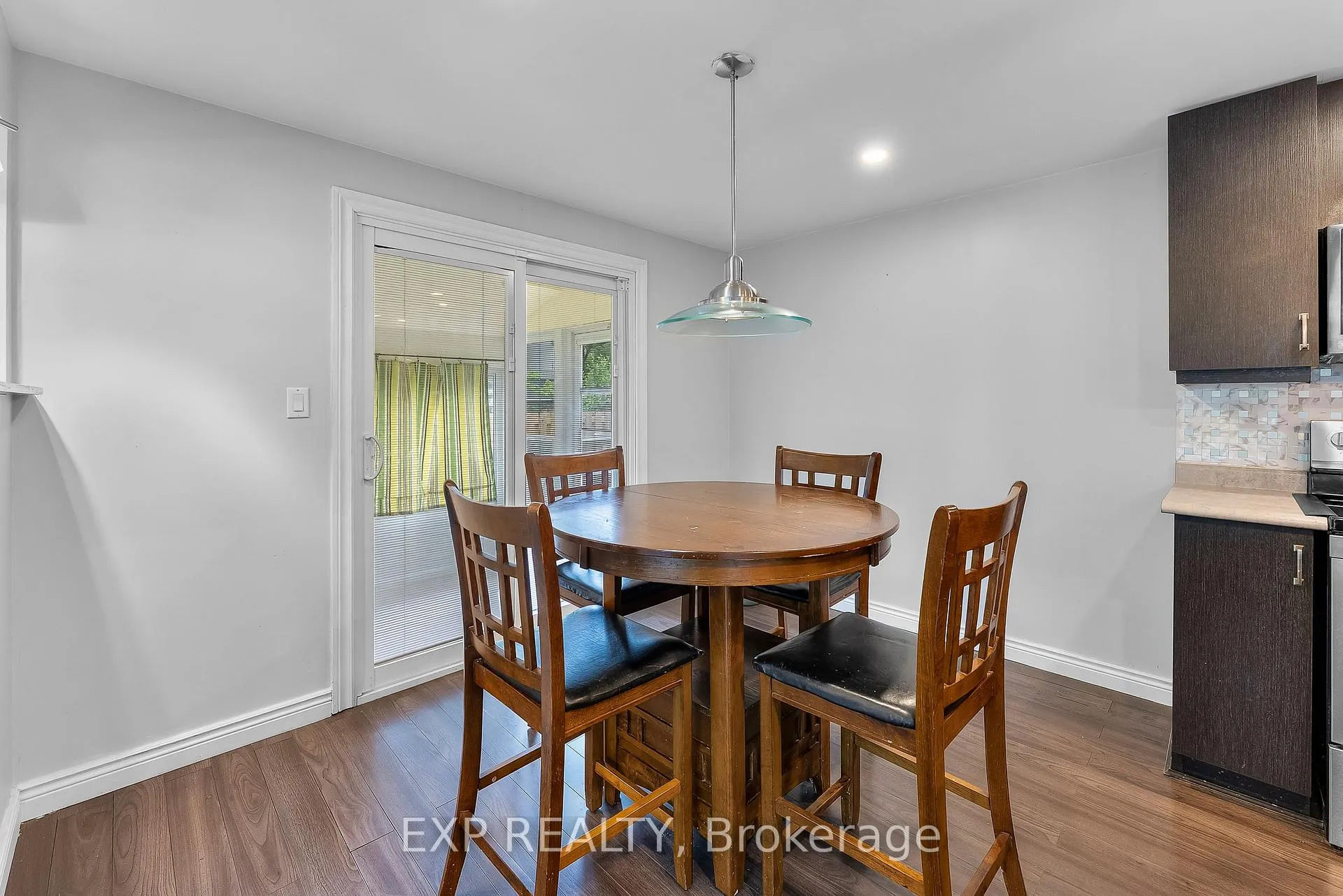 Photo 14 of 6937 Waterloo Dr, Niagara Falls, Casey — HOMEH
