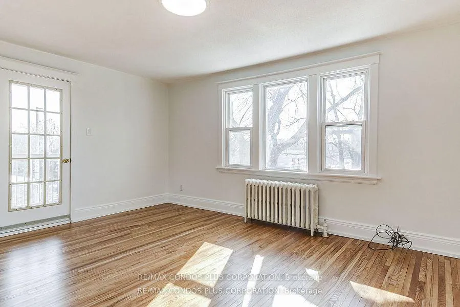 Photo 3 of Unit 5, 4 North Oval St, Hamilton, Westdale — HOMEH