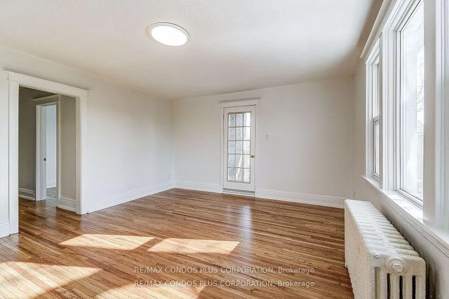 Photo 4 of Unit 5, 4 North Oval St, Hamilton, Westdale — HOMEH