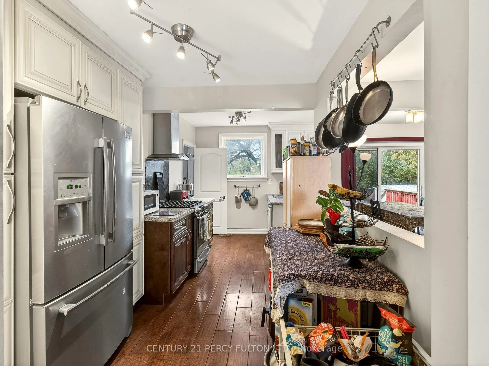 Photo 6 of 840 Bem Ave, Pickering, Bay Ridges — HOMEH