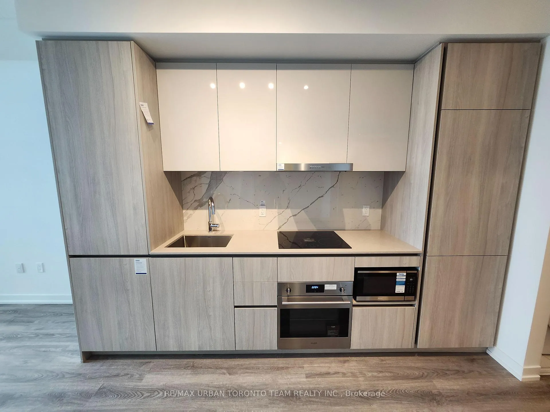 Photo 3 of Unit 3010, 8 Interchange Way, Vaughan, Vaughan Corporate Centre — HOMEH