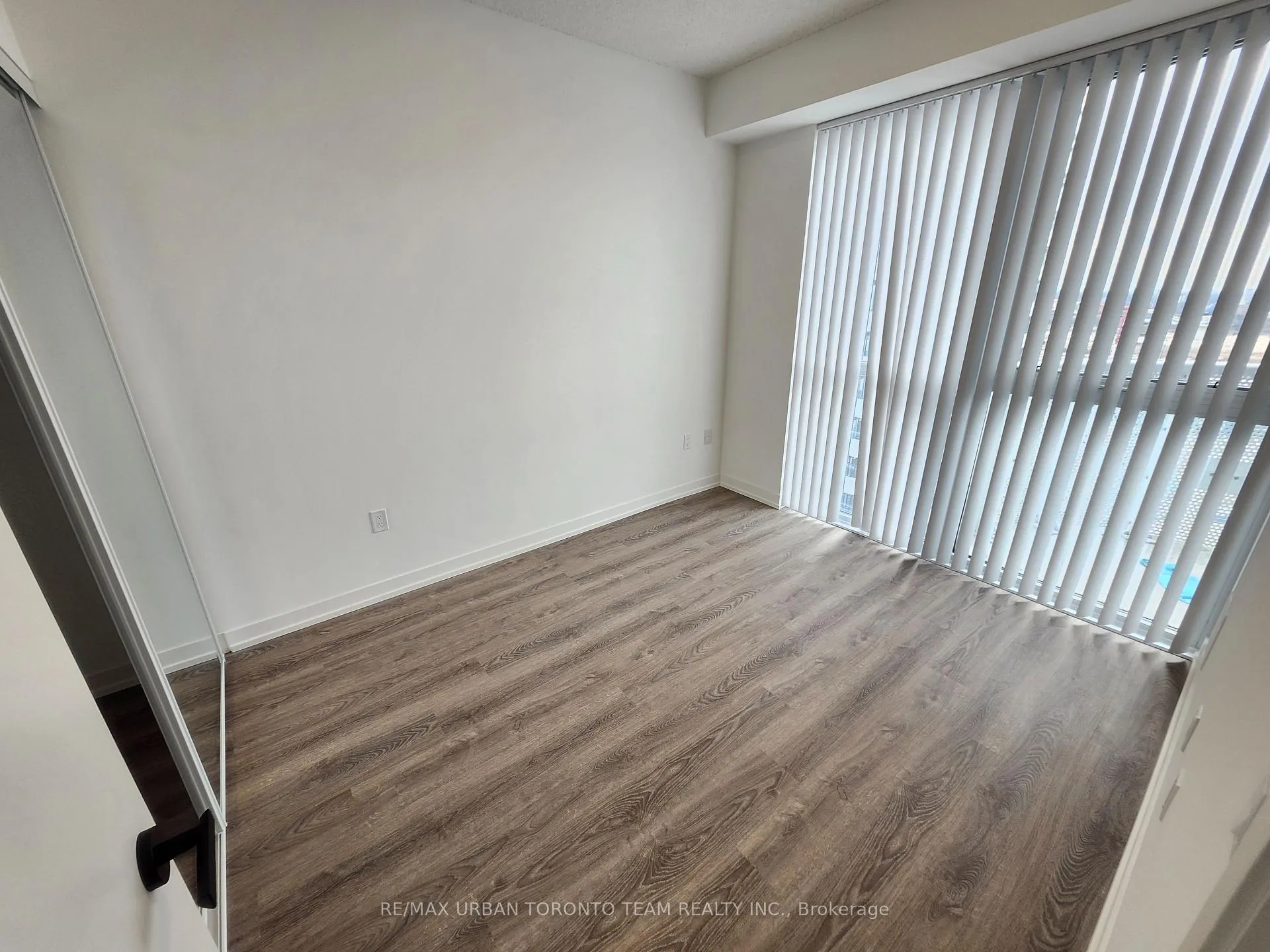 Photo 6 of Unit 3010, 8 Interchange Way, Vaughan, Vaughan Corporate Centre — HOMEH