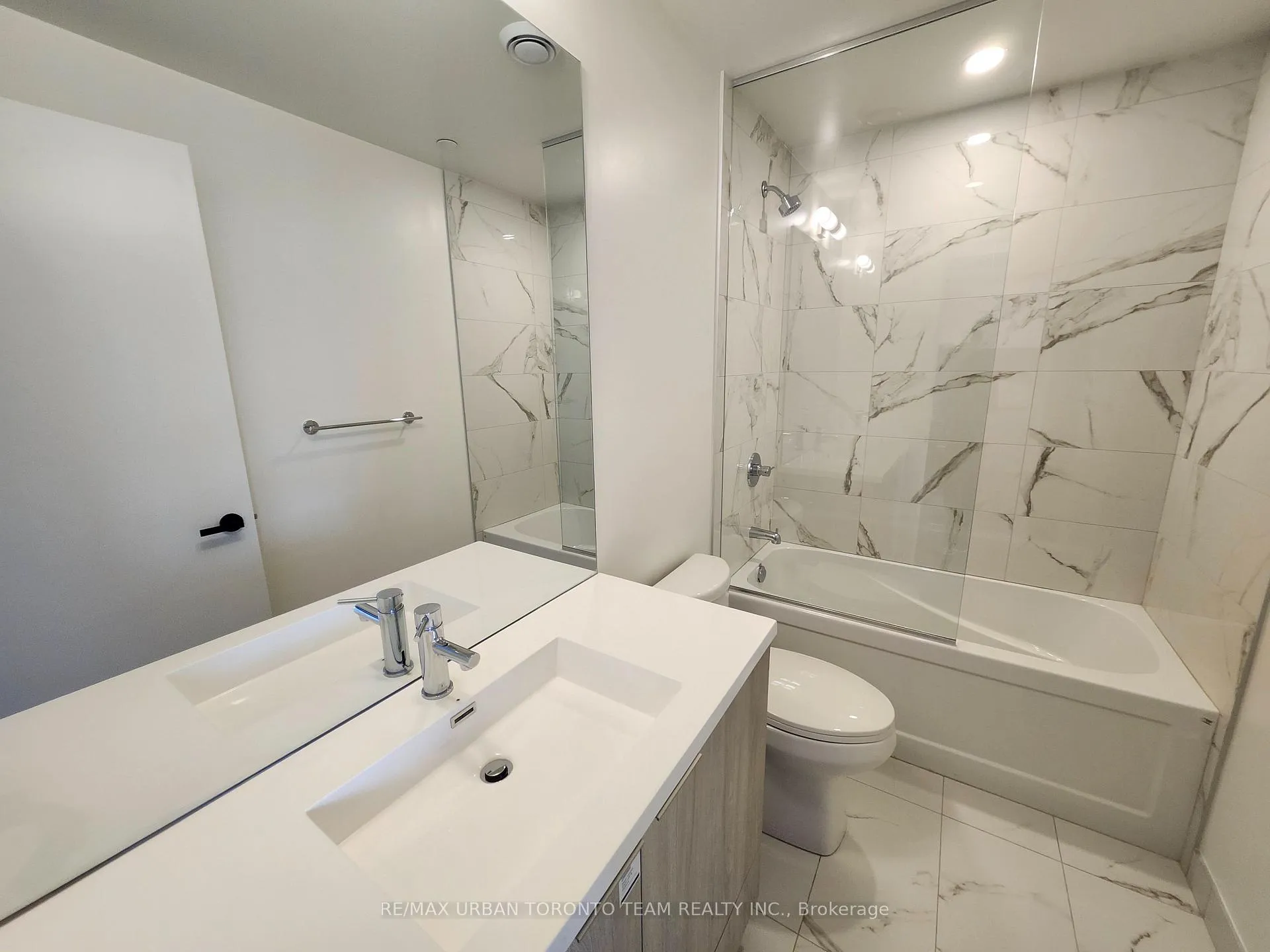 Photo 7 of Unit 3010, 8 Interchange Way, Vaughan, Vaughan Corporate Centre — HOMEH