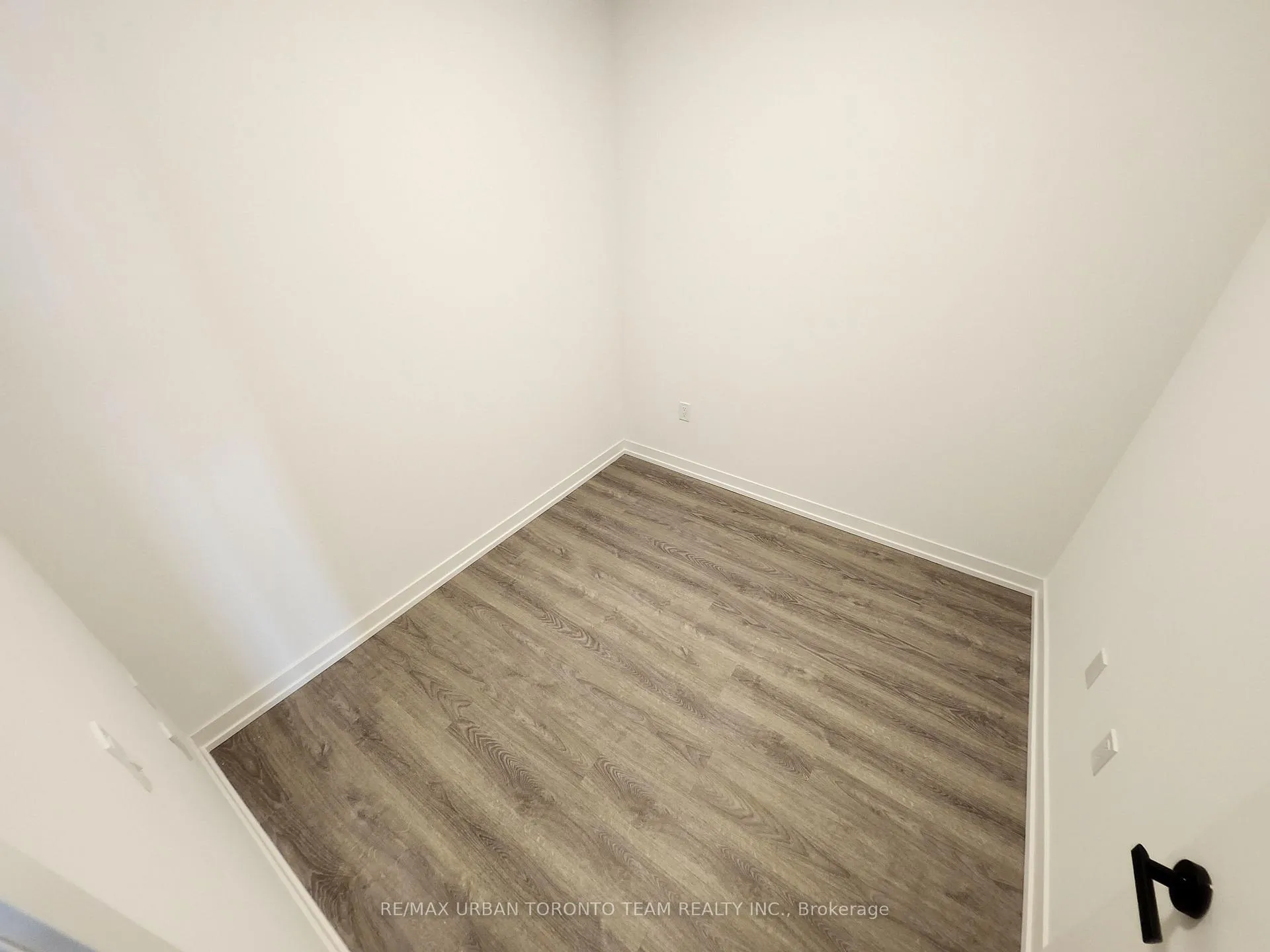 Photo 8 of Unit 3010, 8 Interchange Way, Vaughan, Vaughan Corporate Centre — HOMEH