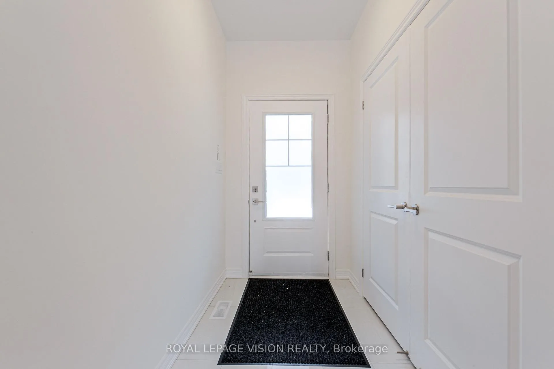 Photo 2 of 24 Folcroft St, Brampton, Credit Valley — HOMEH